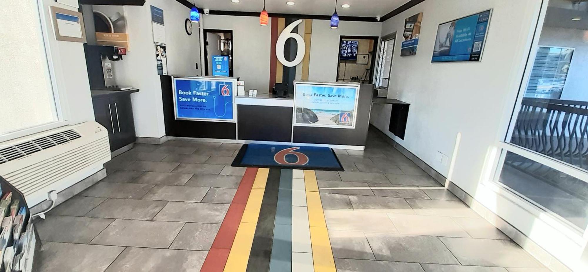 Motel 6 San Diego, Ca Airport Harbor Εξωτερικό φωτογραφία